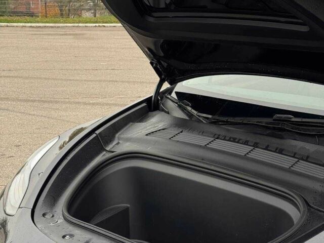 Серый Тесла Другая, объемом двигателя 0 л и пробегом 38 тыс. км за 33500 $, фото 18 на Automoto.ua