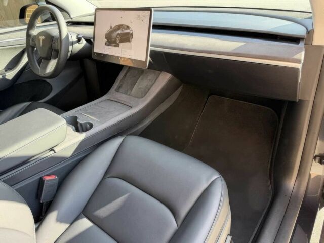 Серый Тесла Другая, объемом двигателя 0 л и пробегом 16 тыс. км за 12300 $, фото 6 на Automoto.ua