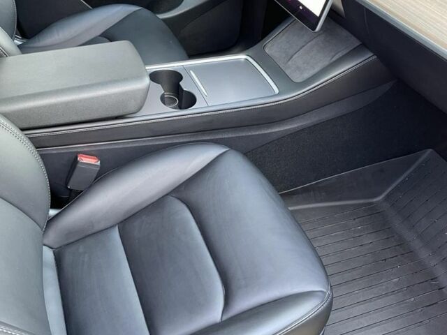 Тесла Другая 2024 в Тернополе на Automoto.ua Серый Тесла Другая, объемом двигателя 0 л и пробегом 3 тыс. км за 28000 $, фото 16 на Automoto.ua