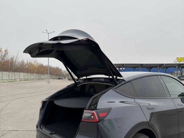 Серый Тесла Другая, объемом двигателя 0 л и пробегом 38 тыс. км за 33500 $, фото 9 на Automoto.ua