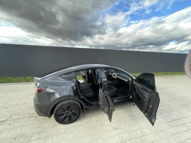 Тесла Другая 2024 в Тернополе на Automoto.ua Серый Тесла Другая, объемом двигателя 0 л и пробегом 3 тыс. км за 28000 $, фото 10 на Automoto.ua