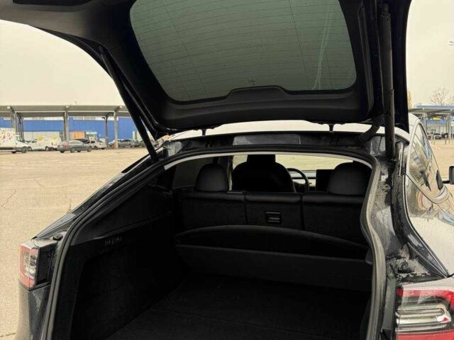 Серый Тесла Другая, объемом двигателя 0 л и пробегом 38 тыс. км за 33500 $, фото 8 на Automoto.ua