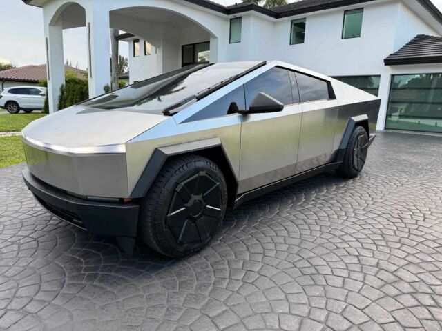 Тесла Другая 2025 в Днепре (Днепропетровске) на Automoto.ua Серый Тесла Другая, объемом двигателя 0 л и пробегом 10 тыс. км за 60000 $, фото 6 на Automoto.ua
