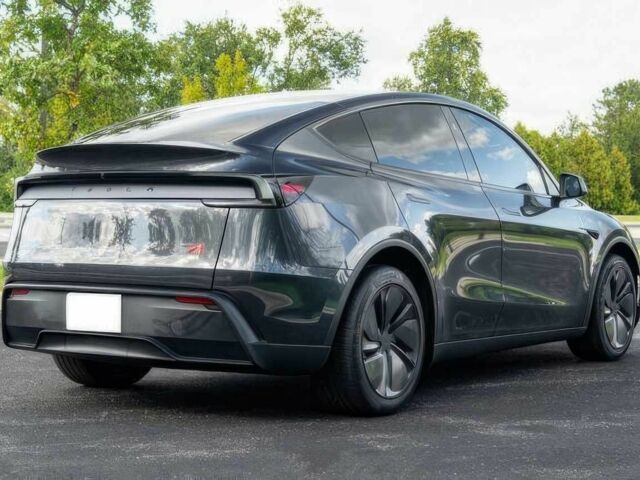 Серый Тесла Другая, объемом двигателя 0 л и пробегом 2 тыс. км за 28000 $, фото 7 на Automoto.ua