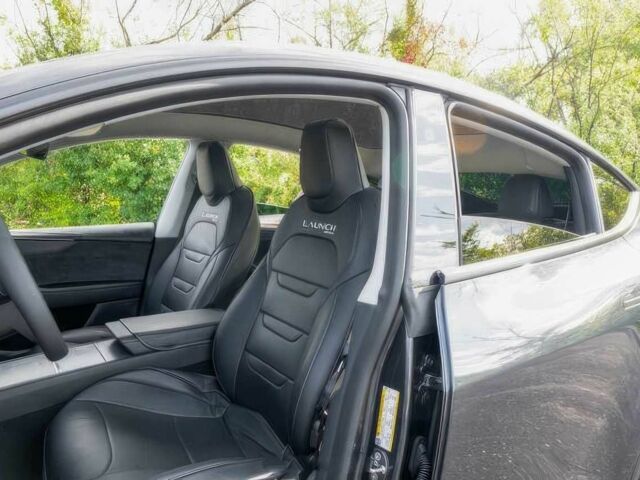 Серый Тесла Другая, объемом двигателя 0 л и пробегом 2 тыс. км за 28000 $, фото 9 на Automoto.ua