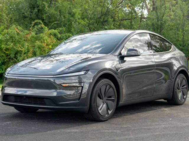 Серый Тесла Другая, объемом двигателя 0 л и пробегом 2 тыс. км за 28000 $, фото 2 на Automoto.ua