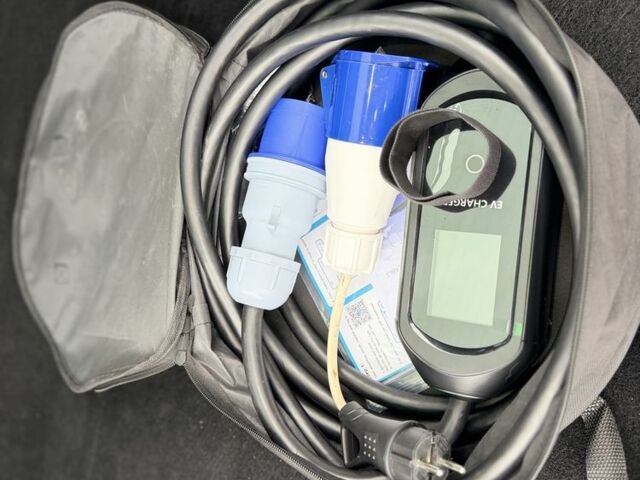 Синий Тесла Другая, объемом двигателя 0 л и пробегом 63 тыс. км за 26000 $, фото 7 на Automoto.ua