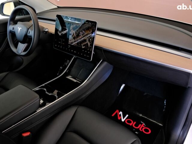 Белый Тесла Model Y, объемом двигателя 4.25 л и пробегом 19 тыс. км за 32900 $, фото 6 на Automoto.ua