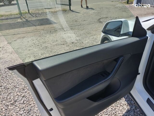 Белый Тесла Model Y, объемом двигателя 0 л и пробегом 133 тыс. км за 26500 $, фото 9 на Automoto.ua