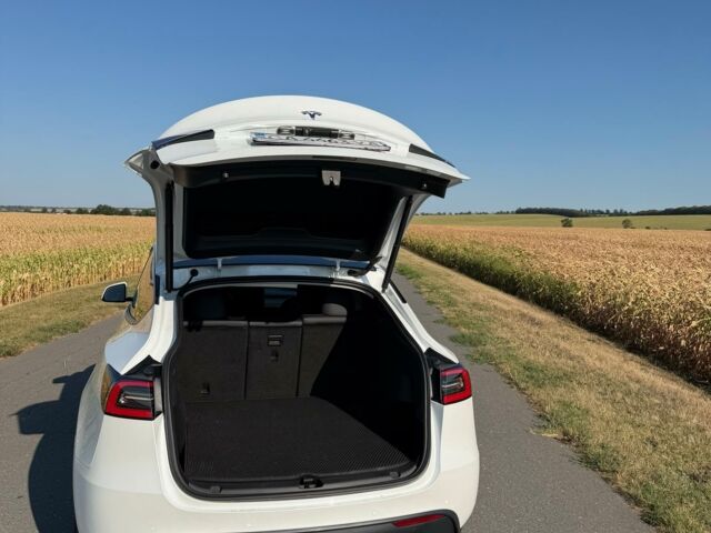 Белый Тесла Model Y, объемом двигателя 0 л и пробегом 70 тыс. км за 24800 $, фото 24 на Automoto.ua