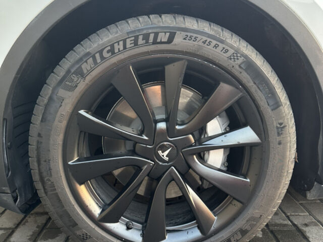 Білий Тесла Model Y, об'ємом двигуна 0 л та пробігом 63 тис. км за 34999 $, фото 14 на Automoto.ua