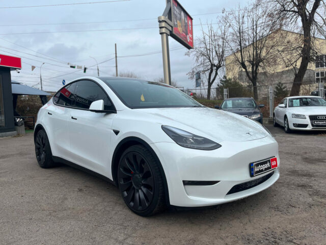 Белый Тесла Model Y, объемом двигателя 0 л и пробегом 46 тыс. км за 36990 $, фото 2 на Automoto.ua