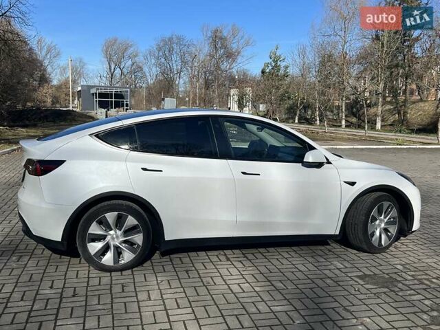 Білий Тесла Model Y, об'ємом двигуна 0 л та пробігом 40 тис. км за 40000 $, фото 2 на Automoto.ua
