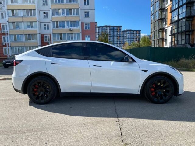 Тесла Model Y 2021 в Киеве на Automoto.ua Белый Тесла Model Y, объемом двигателя 0 л и пробегом 90 тыс. км за 27500 $, фото 3 на Automoto.ua
