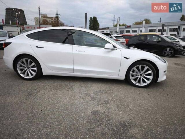 Белый Тесла Model Y, объемом двигателя 0 л и пробегом 126 тыс. км за 19999 $, фото 25 на Automoto.ua