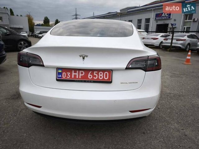 Белый Тесла Model Y, объемом двигателя 0 л и пробегом 126 тыс. км за 19999 $, фото 19 на Automoto.ua