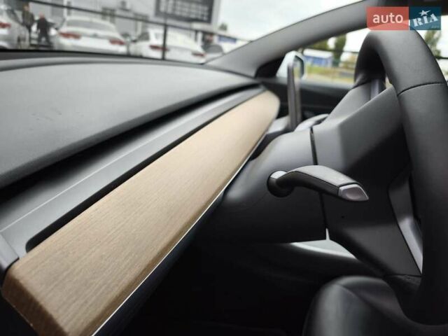 Белый Тесла Model Y, объемом двигателя 0 л и пробегом 126 тыс. км за 19999 $, фото 39 на Automoto.ua