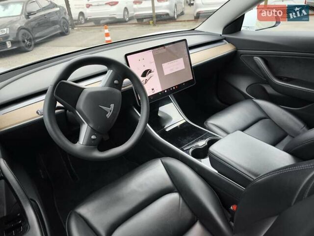 Белый Тесла Model Y, объемом двигателя 0 л и пробегом 126 тыс. км за 19999 $, фото 47 на Automoto.ua