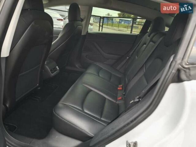 Белый Тесла Model Y, объемом двигателя 0 л и пробегом 126 тыс. км за 19999 $, фото 50 на Automoto.ua