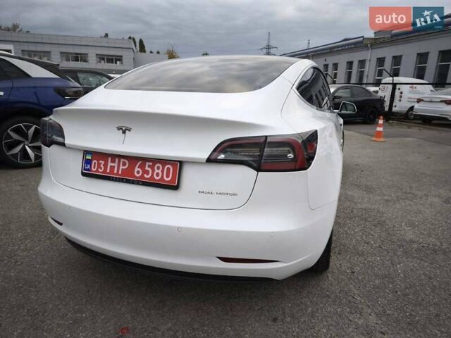 Белый Тесла Model Y, объемом двигателя 0 л и пробегом 126 тыс. км за 19999 $, фото 20 на Automoto.ua