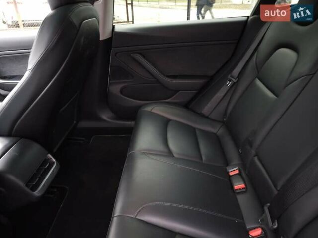 Белый Тесла Model Y, объемом двигателя 0 л и пробегом 126 тыс. км за 19999 $, фото 46 на Automoto.ua