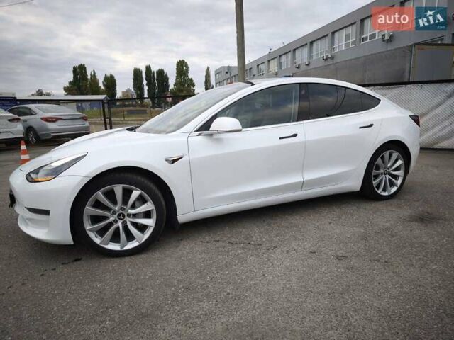 Белый Тесла Model Y, объемом двигателя 0 л и пробегом 126 тыс. км за 19999 $, фото 5 на Automoto.ua