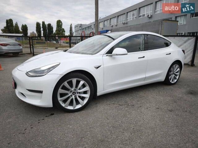 Белый Тесла Model Y, объемом двигателя 0 л и пробегом 126 тыс. км за 19999 $, фото 3 на Automoto.ua