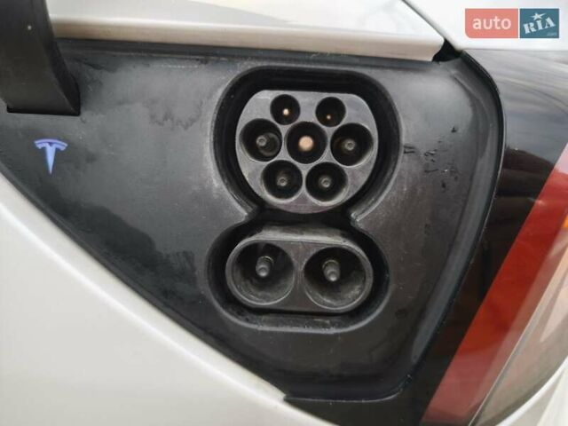 Белый Тесла Model Y, объемом двигателя 0 л и пробегом 126 тыс. км за 19999 $, фото 35 на Automoto.ua