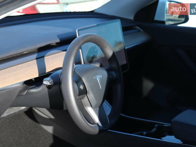 Белый Тесла Model Y, объемом двигателя 0 л и пробегом 162 тыс. км за 22500 $, фото 55 на Automoto.ua