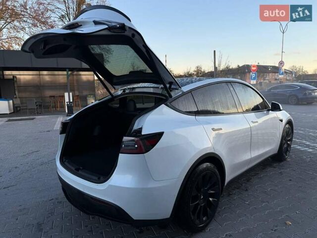 Белый Тесла Model Y, объемом двигателя 0 л и пробегом 132 тыс. км за 20800 $, фото 72 на Automoto.ua