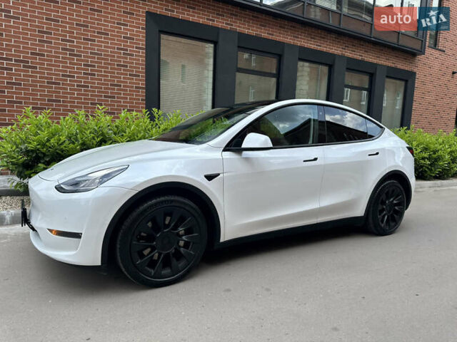 Белый Тесла Model Y, объемом двигателя 0 л и пробегом 53 тыс. км за 23500 $, фото 5 на Automoto.ua