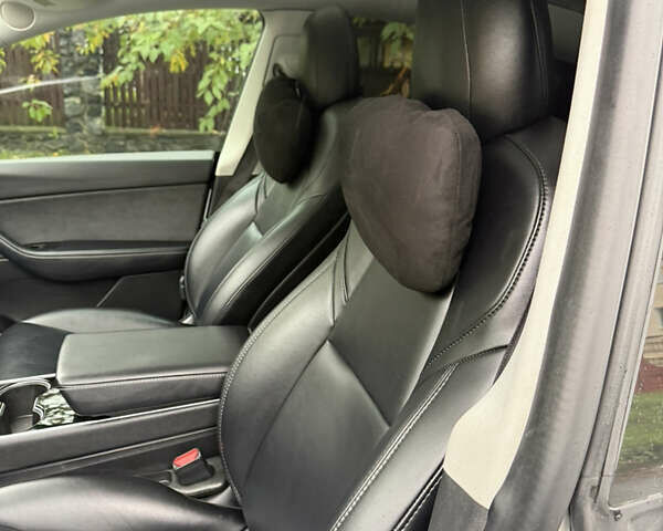 Белый Тесла Model Y, объемом двигателя 0 л и пробегом 62 тыс. км за 28500 $, фото 41 на Automoto.ua