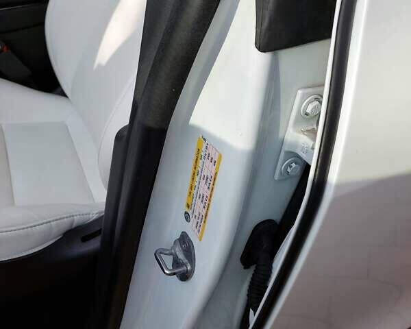 Белый Тесла Model Y, объемом двигателя 0 л и пробегом 113 тыс. км за 24700 $, фото 88 на Automoto.ua