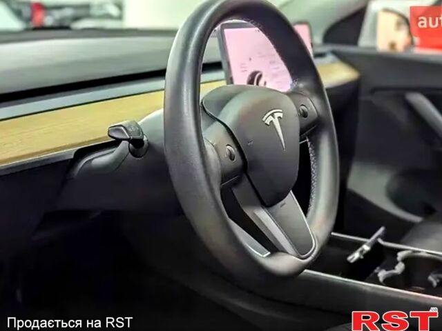 Белый Тесла Model Y, объемом двигателя 0 л и пробегом 108 тыс. км за 27900 $, фото 2 на Automoto.ua