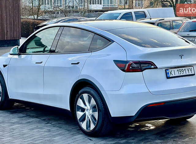 Белый Тесла Model Y, объемом двигателя 0 л и пробегом 57 тыс. км за 28500 $, фото 6 на Automoto.ua