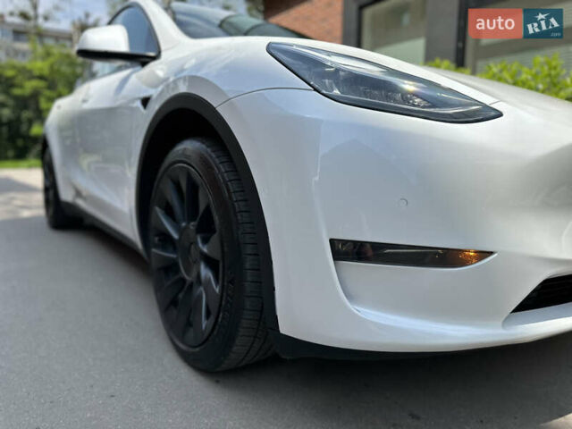 Белый Тесла Model Y, объемом двигателя 0 л и пробегом 53 тыс. км за 23500 $, фото 26 на Automoto.ua
