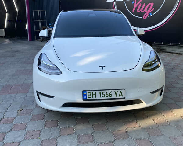 Белый Тесла Model Y, объемом двигателя 0 л и пробегом 62 тыс. км за 29000 $, фото 3 на Automoto.ua