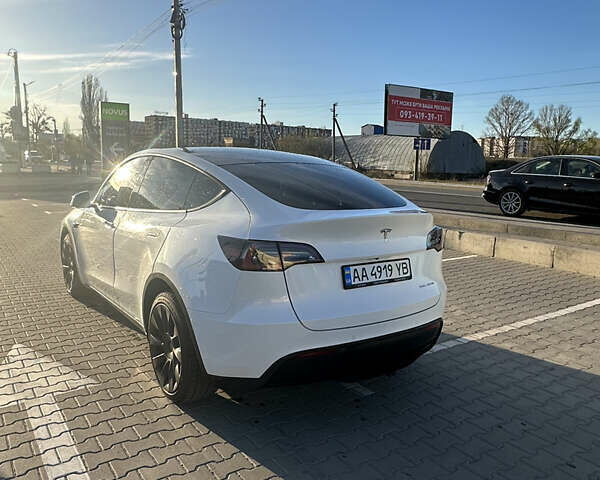 Белый Тесла Model Y, объемом двигателя 0 л и пробегом 63 тыс. км за 31900 $, фото 4 на Automoto.ua