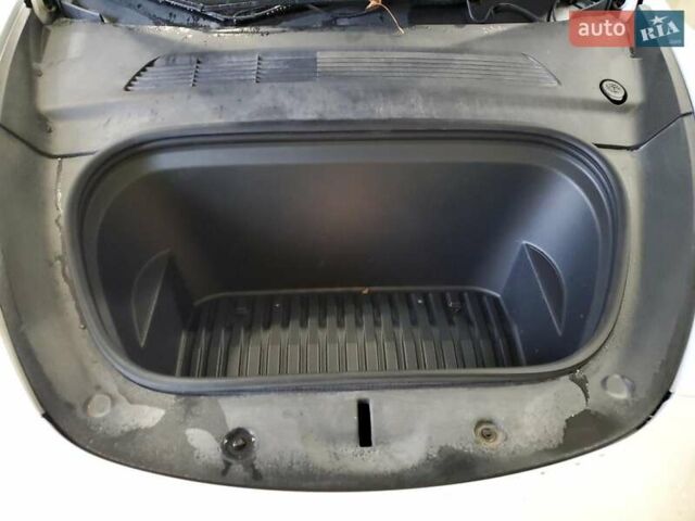 Білий Тесла Model Y, об'ємом двигуна 0 л та пробігом 134 тис. км за 9200 $, фото 11 на Automoto.ua