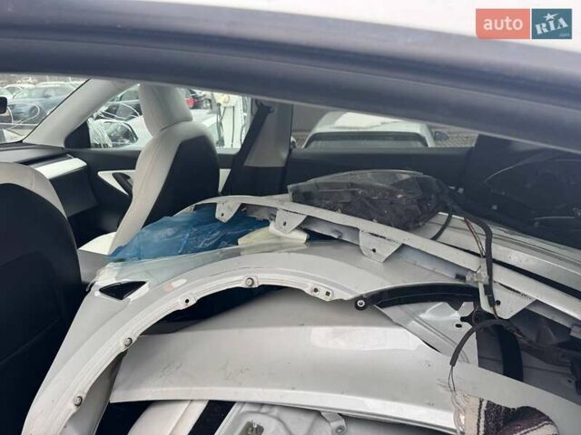 Белый Тесла Model Y, объемом двигателя 0 л и пробегом 98 тыс. км за 15000 $, фото 9 на Automoto.ua