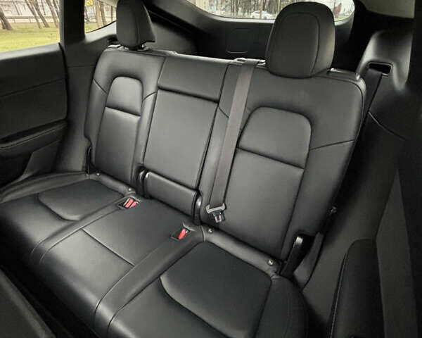 Білий Тесла Model Y, об'ємом двигуна 0 л та пробігом 70 тис. км за 28000 $, фото 7 на Automoto.ua