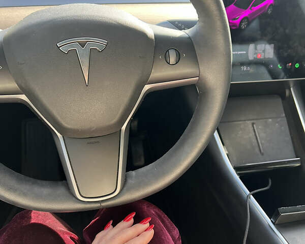 Белый Тесла Model Y, объемом двигателя 0 л и пробегом 107 тыс. км за 23900 $, фото 2 на Automoto.ua