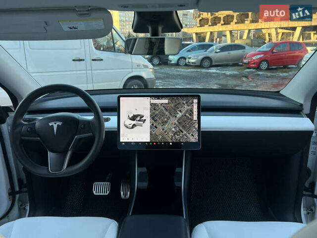 Белый Тесла Model Y, объемом двигателя 0 л и пробегом 55 тыс. км за 23490 $, фото 18 на Automoto.ua