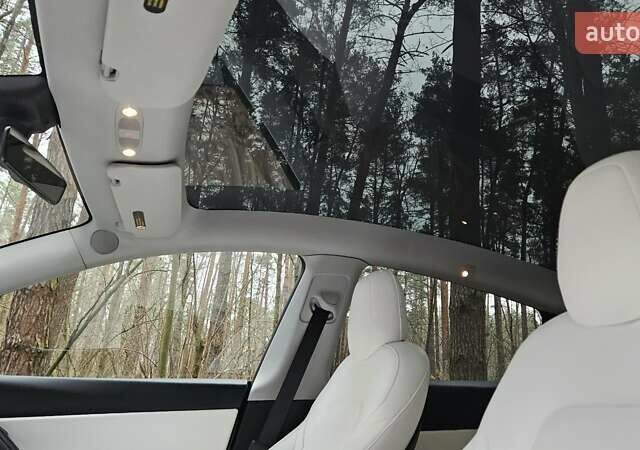 Белый Тесла Model Y, объемом двигателя 0 л и пробегом 71 тыс. км за 27900 $, фото 15 на Automoto.ua