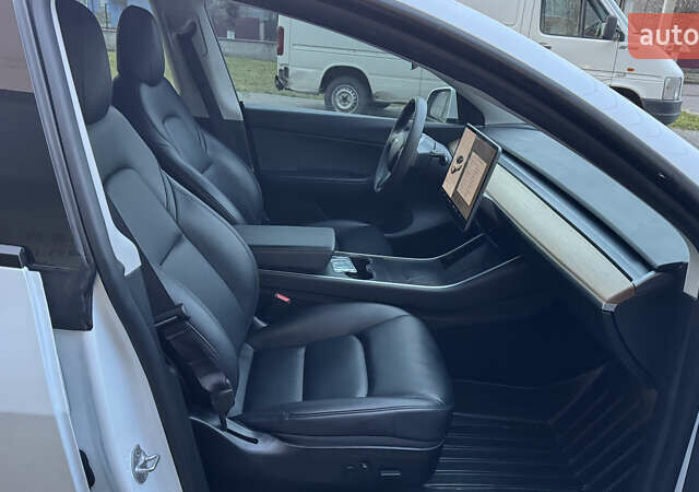 Білий Тесла Model Y, об'ємом двигуна 0 л та пробігом 187 тис. км за 18900 $, фото 26 на Automoto.ua