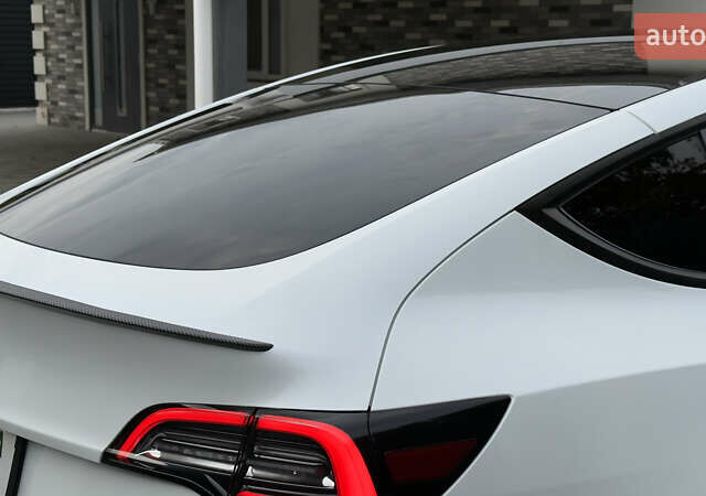 Белый Тесла Model Y, объемом двигателя 0 л и пробегом 85 тыс. км за 22600 $, фото 4 на Automoto.ua