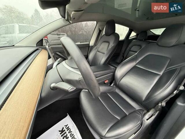 Білий Тесла Model Y, об'ємом двигуна 0 л та пробігом 219 тис. км за 16500 $, фото 19 на Automoto.ua