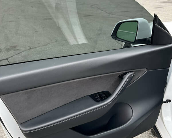 Білий Тесла Model Y, об'ємом двигуна 0 л та пробігом 134 тис. км за 23000 $, фото 14 на Automoto.ua