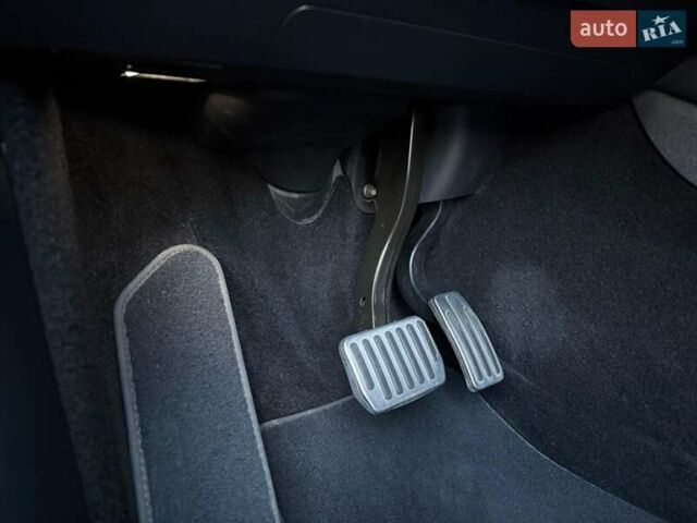 Белый Тесла Model Y, объемом двигателя 0 л и пробегом 132 тыс. км за 20800 $, фото 80 на Automoto.ua