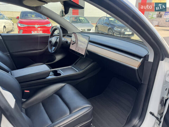 Белый Тесла Model Y, объемом двигателя 0 л и пробегом 108 тыс. км за 21300 $, фото 24 на Automoto.ua